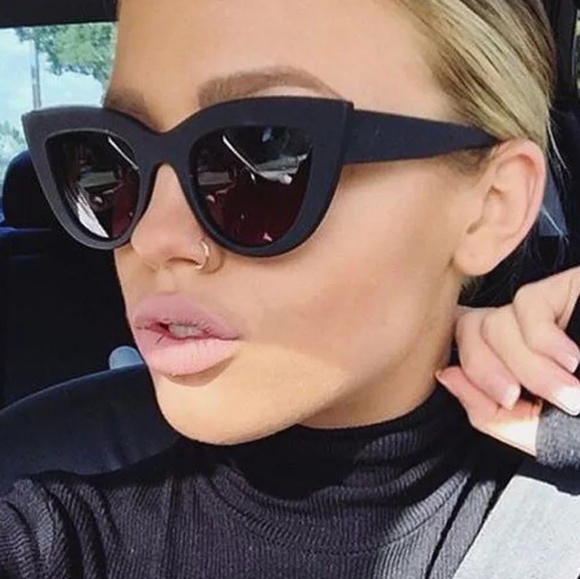 Accessories - 🍁4/$25🍁New Black Cat Eye Sunglasses